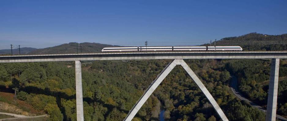 Avant Ourense-Santiago