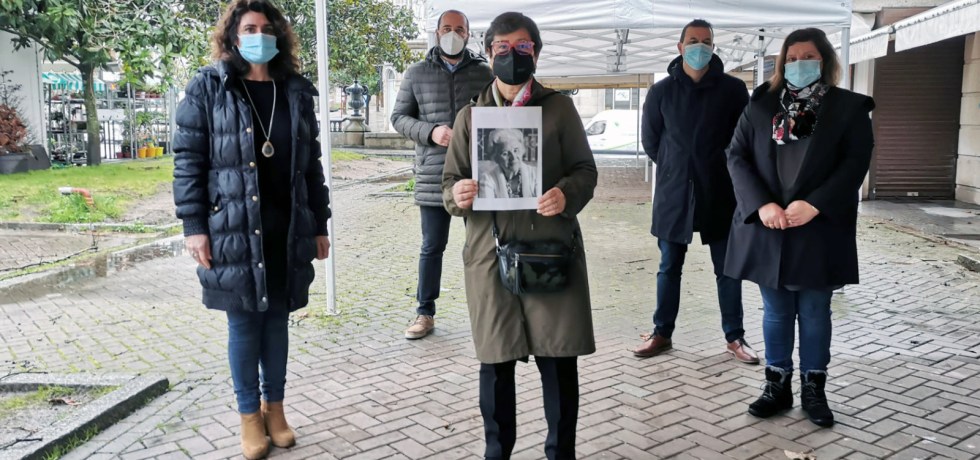Elvira Lama, Marga Pérez, Susana Rodríguez, Nacho Gómez e Diego Férnández durante a presentación da moción